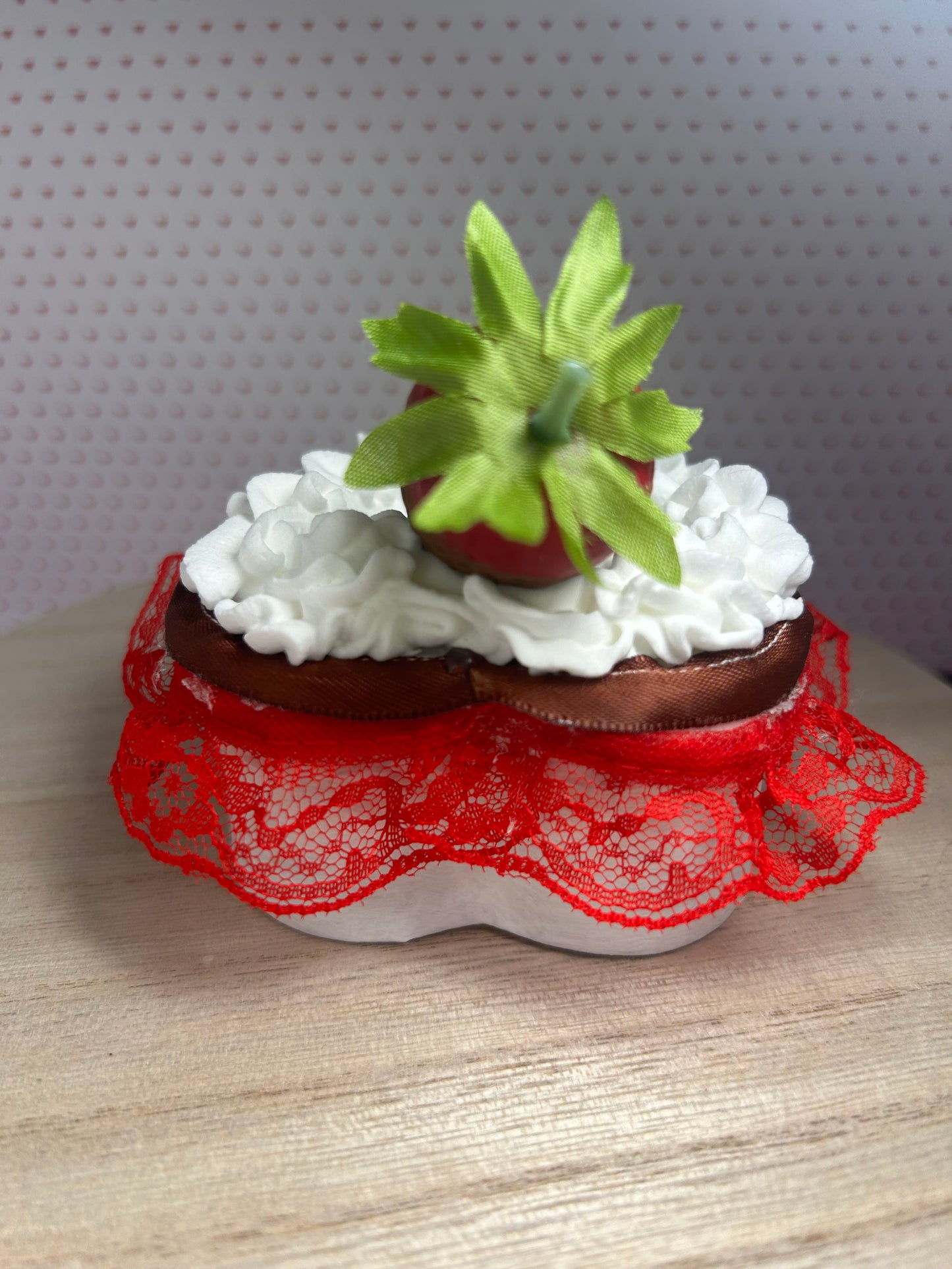 Mini Strawberry Frill