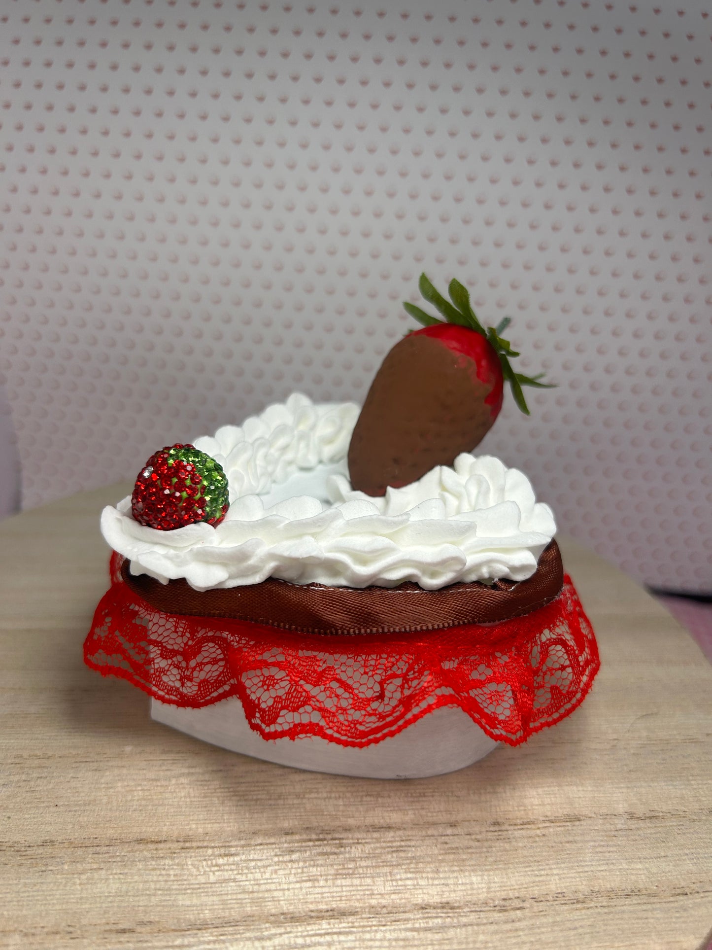 Mini Strawberry Frill
